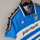 Camisa Parma Goleiro 1999/00 Retrô Masculina Azul com escudo bordado, design clássico e visual autêntico dos goleiros lendários do futebol italiano.”
