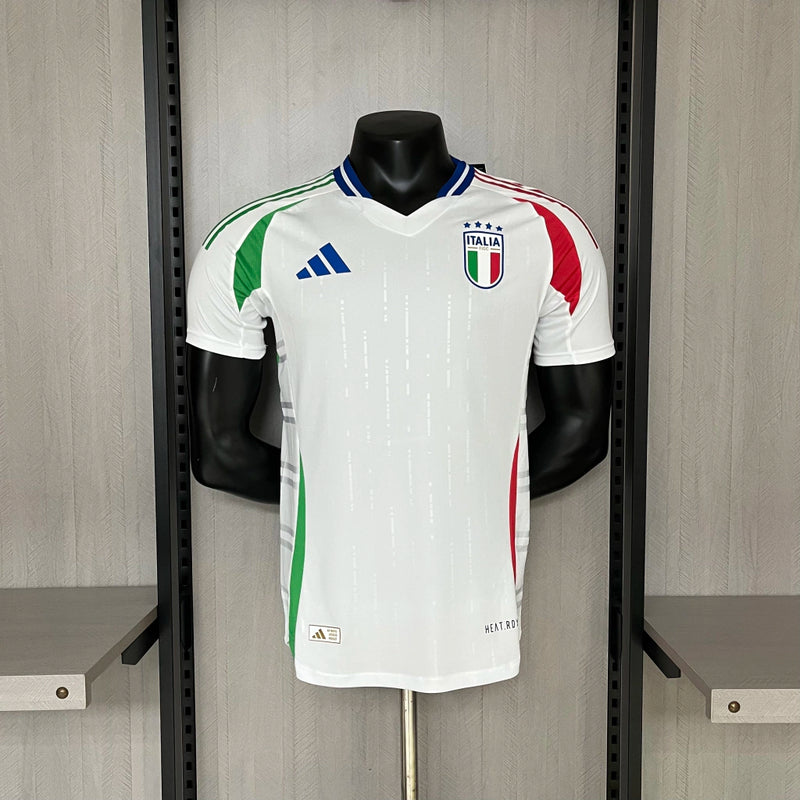 “Camisa Itália Away II 2024/25 Adidas Jogador Masculina, branca, modelo slim fit de alta performance, com escudo da seleção italiana e logo Adidas em destaque, feita em tecido leve e respirável usado pelos atletas.”