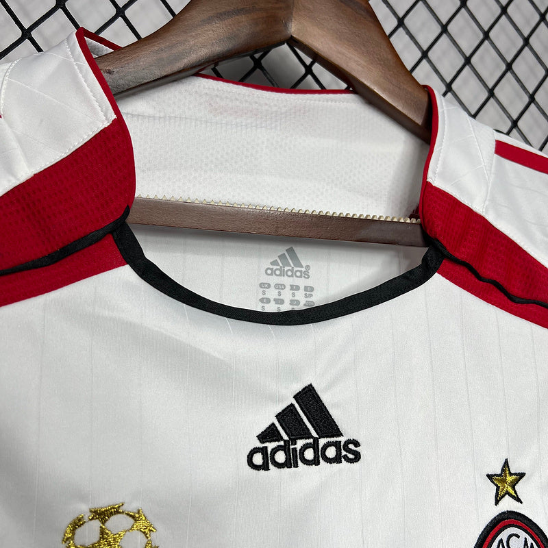 Camisa Retrô Milan 2006/2007 - Masculina Adidas - Branca com detalhes em vermelho