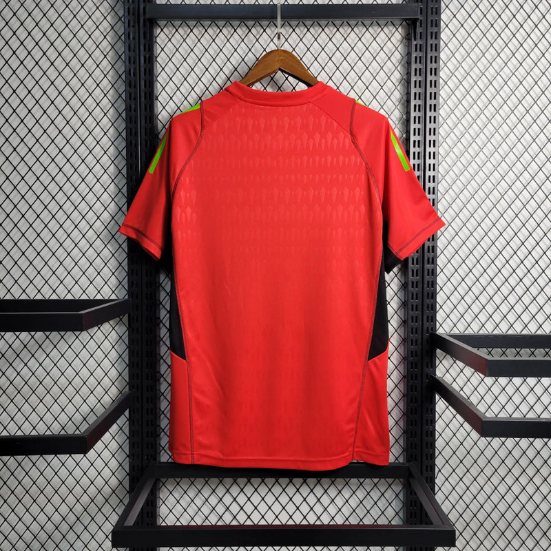 Camisa Universidad de Chile Goleiro 2023/24 Adidas Torcedor Masculina Vermelha, uniforme goleiro La U, camiseta torcida masculina Chile, camisa futebol torcedor, kit torcedor Universidad de Chile, camiseta goleiro colecionador, camisa de jogo Adidas La 
