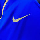 Camisa Juventus Away II 2004/05 Nike Retrô Masculina azul, escudo da Juventus bordado no peito, gola redonda clássica e detalhes em preto e branco.