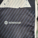 Camisa Japão Concept Samurai 2022/23 Adidas Torcedor Masculina branca, design inspirado nos guerreiros samurais, uniforme conceitual da seleção japonesa de futebol com tecnologia AEROREADY, peça cultural e esportiva para colecionadores.
