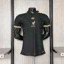 Camisa México Home I 2025/26 Adidas Jogador Masculina preta, design moderno e confortável, ideal para jogar ou torcer pelo futebol mexicano, com tecido leve, respirável e corte masculino que garante liberdade de movimento”
Palavras-chave SEO
camisa México masculina preta
camisa jogador México
camiseta futebol México masculina
camisa home Adidas México
look esportivo futebol masculino
roupa jogador México
camisa treino futebol masculina
camiseta torcedor masculina
camisa futebol moderna masculina
camisa Méxi