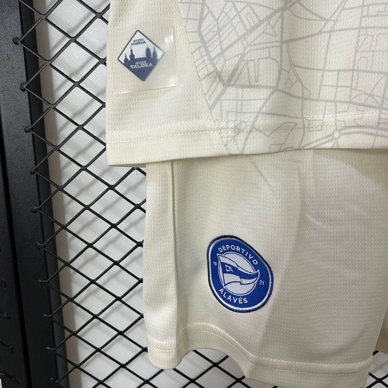 Kit Infantil Alavés Away II 2024/25 Puma - uniforme com camisa e short em tecido leve, design oficial da temporada, ideal para crianças torcedoras do Deportivo Alavés