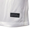 "Camisa Finlândia Home I 2022/23 Nike masculina branca com cruz azul e detalhes dourados, gola redonda e mangas curtas, modelo torcedor em tecido leve e respirável para fãs da seleção finlandesa"