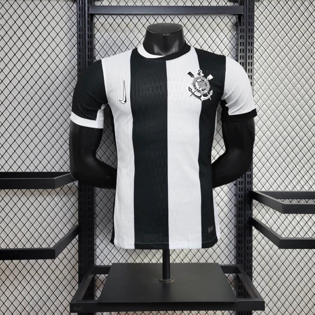 Camisa-corinthians-jogador-masculina-listrada-branco-branca-preto-preta-2024-2025-versao-jogador-nike-dry-fit-adv-escudo-3d
