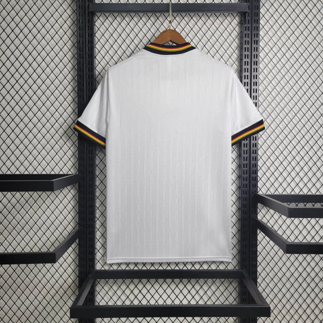 Camisa Alemanha Home I 1996/97 Adidas Retrô Masculina branca com detalhes em preto, vermelho e amarelo – modelo histórico para colecionadores e torcedores.