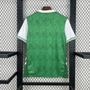 Camisa Saint-Étienne Home I 2025/26 Torcedor Masculina Verde com detalhes brancos, escudo do ASSE em destaque e tecido leve e respirável.”
