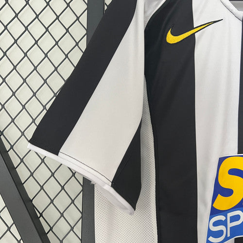 Camisa Juventus I Retrô 04/05 Torcedor Masculina - preto e branco