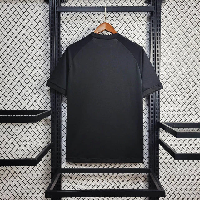 Camisa Vasco da Gama Goleiro 2024/25 Kappa Torcedor Masculina preta, manga longa, com escudo do clube e detalhes em contraste, ideal para treino e jogos de futebol.