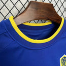 Camisa Boca Juniors Home (1) 2000/01 Nike Retrô Masculina azul com faixa amarela horizontal, escudo bordado e logo Nike estampado.