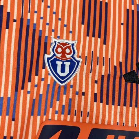 Camisa Universidad de Chile Away II 2025/26 Adidas Torcedor Masculina na cor laranja, modelo moderno com escudo bordado e tecnologia Aeroready, uniforme alternativo do clube chileno.