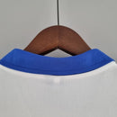 Camisa Universidad Católica Home I 1984/85 Adidas Retrô Masculina branca, modelo clássico dos anos 80 com detalhes em azul, escudo bordado e design histórico do futebol chileno.