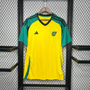 Camisa Jamaica Home I 2024/25 Adidas Torcedor Masculina amarela, uniforme principal seleção jamaicana, detalhes em verde e preto, escudo bordado, tecido leve e respirável."
camisa Jamaica Home 2024/25 amarela Adidas
camisa seleção Jamaica torcedor masculina
uniforme principal Jamaica 2024
camisa Reggae Boyz 2024/25