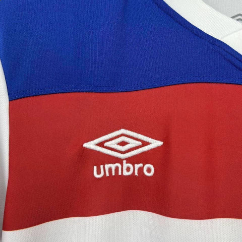 Camisa Rangers Away II 2025/26 Castore Torcedor Masculina Branca, design moderno e elegante, conforto e tradição para torcedores do Rangers FC.