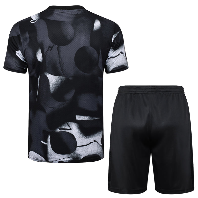 Kit treino Corinthians 2025 2026 nome torcedor masculina na cor preto e cinza com camiseta e short