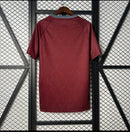 Camisa oficial de treino do São Paulo FC 2025/2026 New Balance, versão masculina, em tecido tecnológico NB Dry