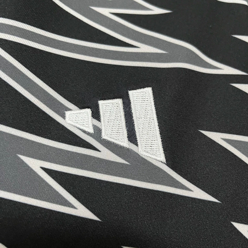 Camisa Atlético Mineiro Third III 2024/25 Adidas Torcedora Feminina oficial, corte acinturado, escudo bordado e tecido AEROREADY