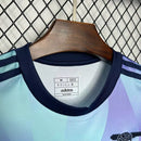 Camisa Arsenal Third III 2024/25 Adidas Torcedor Masculina, cor vibrante, escudo do Arsenal em destaque, tecido leve e respirável, gola e punhos com acabamento diferenciado, modelo infantil"