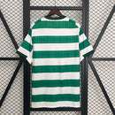 Camisa Celtic Home I 2025/26 Adidas Torcedor Masculina Branca e Verde, design clássico com listras tradicionais, conforto e tradição do Celtic Football Club.”
