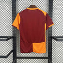 “Camisa Galatasaray Home I 2025/26 Puma Torcedor Masculina Laranja com detalhes em vermelho e amarelo, escudo do Galatasaray, design moderno e confortável para torcedores apaixonados.”