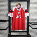 Camisa Arsenal Home I 1992/93 Adidas Retrô Masculina Vermelha com mangas brancas, gola polo, escudo bordado e logo Adidas, camiseta de futebol vintage para colecionadores e fãs do Arsenal"
