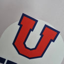 Camisa Universidad de Chile Away II 1996/97 retrô masculina branca, modelo clássico dos anos 90, gola e mangas tradicionais, perfeita para torcedores e colecionadores, estilo histórico e nostálgico do futebol chileno"