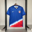 Camisa Estados Unidos Away II 2024/25 Nike masculina azul, uniforme torcedor USA soccer, detalhes em branco e vermelho, tecido leve e respirável, corte masculino."
camisa Estados Unidos 2024/25 azul
camisa USA soccer Away masculina
camisa seleção EUA torcedor
uniforme Estados Unidos 2024