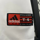 Camisa River Plate Home 1998/99 Adidas Retrô Masculina oficial, modelo branco com faixa diagonal vermelha, escudo bordado e design clássico da temporada histórica.
