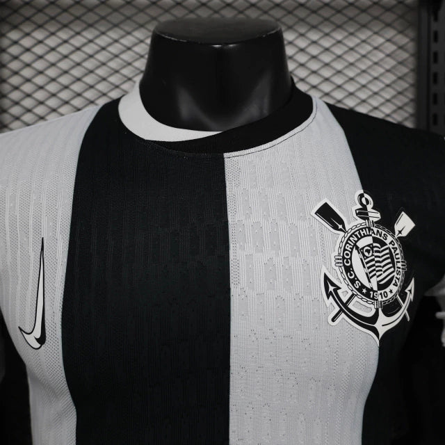 Camisa-corinthians-jogador-masculina-listrada-branco-branca-preto-preta-2024-2025-versao-jogador-nike-dry-fit-adv-escudo-3d