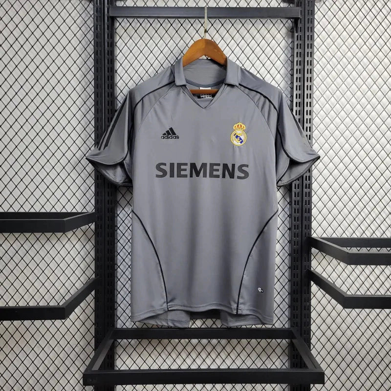 Camisa Real Madrid Retrô II Away 05/06 Cinza