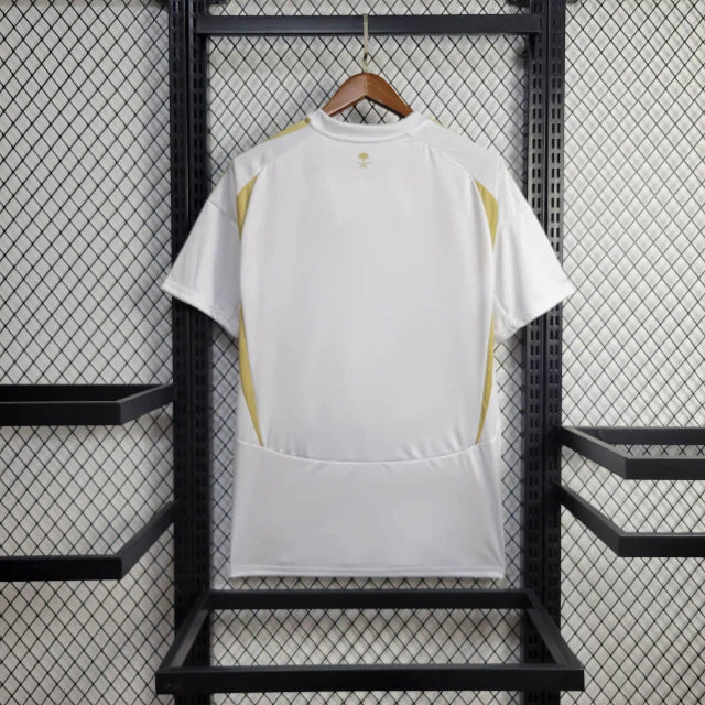 "Camisa Al-Nassr Third 2024/25 Adidas Torcedor Masculina oficial, uniforme alternativo do clube saudita, em tecido leve com tecnologia AEROREADY, escudo bordado e corte regular fit."