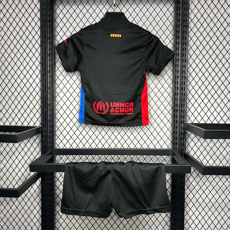Kit Infantil Barcelona Away II 2024/25 Nike - camisa e short infantil do Barcelona, uniforme Away 2024/25, tecido leve e respirável, ideal para pequenos torcedores