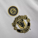 Camisa Manchester United "Dupla Face" Centenário Liga Inglesa 2001/02 Retrô Umbro - Branca e Dourada