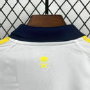 "Kit Infantil Al-Nassr Third III 2025/26 Adidas, camiseta e shorts em azul e dourado, modelo oficial do clube saudita para crianças, ideal para pequenos torcedores e colecionadores."