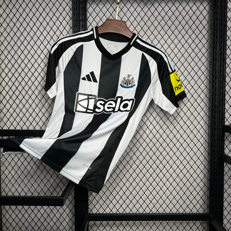 Camisa Newcastle Home I 2024/25 Adidas Torcedor Masculina preto e branco com listras clássicas, escudo bordado e gola careca