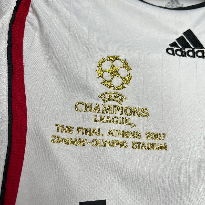 Camisa Retrô Milan 2006/2007 - Masculina Adidas - Branca com detalhes em vermelho