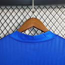 Camisa Itália Edição ICON 2023/24 Adidas Torcedor Masculina, azul vibrante, com escudo da seleção italiana e logo Adidas em destaque, modelo casual e confortável, ideal para torcedores e colecionadores.”