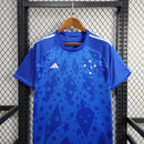 Camisa Cruzeiro Home 2024/25 Masculina Adidas para torcedor, azul com detalhes em branco, modelo oficial do clube, ideal para fãs do Cruzeiro Esporte Clube"