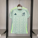 Camisa México Away II 2024/25 Adidas masculina, verde, com escudo da seleção mexicana e detalhes culturais, tecido leve e respirável, ideal para treinos, jogos e torcer pelo time.