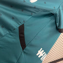 Camisa Lens Away II 2024/25 Puma Torcedor Masculina Verde, design moderno com detalhes em amarelo e vermelho, tecido leve e confortável para torcedores do RC Lens