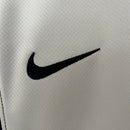 Camisa Corinthians Home 2024/25 Feminina Nike para torcedora, preta com detalhes em branco, modelo oficial do clube, ideal para fãs mulheres do Corinthians"