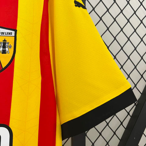 Camisa Lens Home I 2024/25 Puma Torcedor Masculina Amarela, com detalhes em vermelho, design tradicional e tecido leve com tecnologia DryCell, ideal para torcedores do RC Lens.