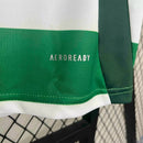 Camisa Celtic Home 2024/25 Masculina para Torcedor, modelo oficial do time escocês, verde e branca listrada, perfeita para fãs do Celtic Football Club."