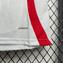 Camisa Itália Away II 2024/25 Adidas Torcedora Feminina, branca, modelo acinturado com escudo da seleção italiana e logo Adidas em destaque, feita em tecido leve e respirável, disponível nos tamanhos PP ao GG.”