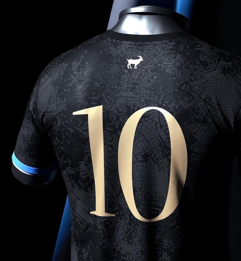 Camisa Seleção da Argentina Edição Goat La Pulga 23/24 - Torcedor Masculina - Preta com detalhes em amarelo e azul