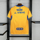 Camisa Tigres Home I 2025/26 Adidas Torcedor Masculina Amarela, uniforme clássico do clube mexicano, escudo bordado, tecido leve e respirável, conforto e estilo para torcedores"
