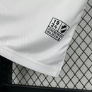 Camisa Vasco da Gama Pré-Jogo 2024/25 Kappa Torcedor Masculina, branca com detalhes de inclusão e escudo do clube no peito, tecido leve e respirável, ideal para treinos e uso casual.