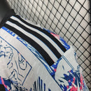 Camisa Japão Concept Dragon Ball Z 2022/23 Adidas Jogador Masculina branca, versão jogador com design inspirado no anime Dragon Ball Z, tecido premium, tecnologia AEROREADY e modelagem mais justa para alta performance no futebol