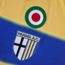 Camisa Parma Home I 1999/00 Retrô Masculina Amarela com detalhes em azul, escudo clássico do clube italiano e design fiel à época.”